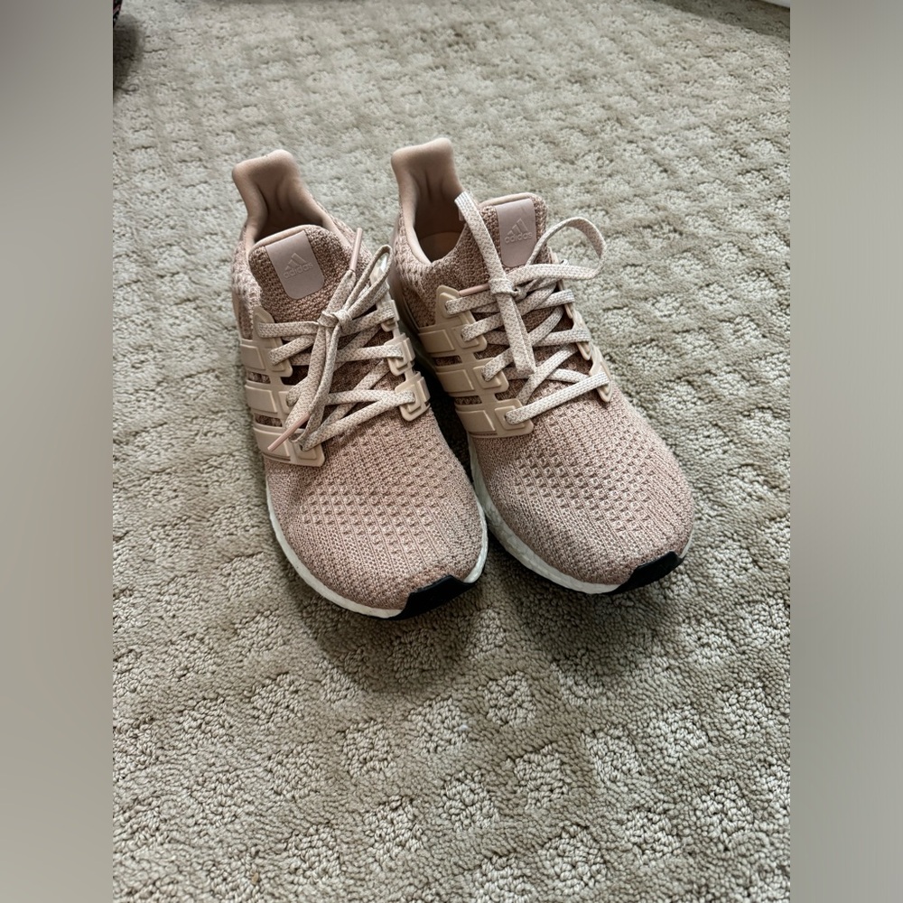 Adidas Ultra Boost 4.0 - Ash Pearl Size 9 Women’s